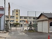【小学校】河曲小学校まで600ｍ