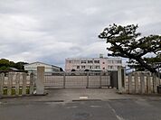【小学校】鈴鹿市立若松小学校まで101ｍ