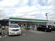 【コンビニエンスストア】ファミリーマート上西郷店まで300ｍ