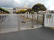 【小学校】鳥栖市立　麓小学校まで690ｍ