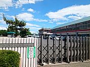 【小学校】小山市立小山第三小学校まで650ｍ