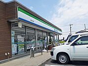 【コンビニエンスストア】ファミリーマート富山太田店まで700ｍ