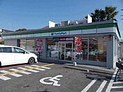 【コンビニエンスストア】ファミリーマート栗東手原店まで374ｍ