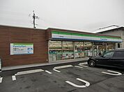 【コンビニエンスストア】ファミリーマート栗東御園店まで102ｍ