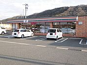 【コンビニエンスストア】セブンイレブン井原東江原店まで750ｍ