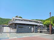 【小学校】東近江市立箕作小学校まで500ｍ