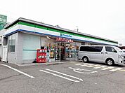 【コンビニエンスストア】ファミリーマート玉津インター店まで400ｍ