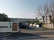 【小学校】葉山小学校まで444ｍ