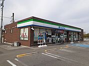 【コンビニエンスストア】ファミリーマート橋本古佐田店様まで828ｍ