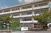【小学校】富士塚小学校まで311ｍ