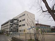 【小学校】市立　赤塚小学校まで2300ｍ