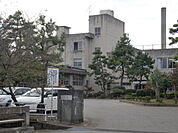 【中学校】戸出中学校まで2000ｍ