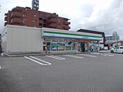 【コンビニエンスストア】ファミリーマートまで200ｍ