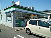 【コンビニエンスストア】ファミリーマート　西島町店まで600ｍ