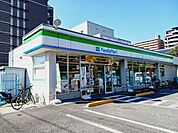 【コンビニエンスストア】ファミリマート岩崎2丁目店様まで450ｍ