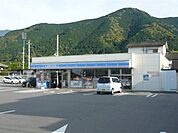 【コンビニエンスストア】ローソン新居浜篠場店様まで550ｍ