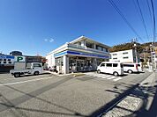 【コンビニエンスストア】ローソン 伊野駅前店まで160ｍ
