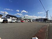 【コンビニエンスストア】ファミリーマート 野市東野店まで500ｍ