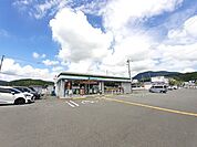 【コンビニエンスストア】ファミリーマート 須崎桐間店まで170ｍ