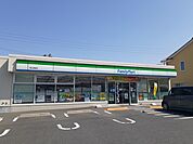 【コンビニエンスストア】ファミリーマート彦崎店まで700ｍ