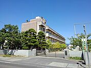 【小学校】丸亀市立城辰小学校まで850ｍ