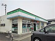 【コンビニエンスストア】ファミリーマート三野町店まで1400ｍ