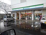 【コンビニエンスストア】ファミリーマートまで830ｍ
