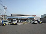 【コンビニエンスストア】ローソン丸亀津森町店まで550ｍ
