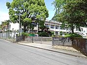 【小学校】国分南小学校まで370ｍ