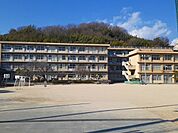 【小学校】千田小学校まで800ｍ