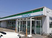 【コンビニエンスストア】ファミリーマート富山羽根店まで900ｍ