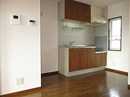 ルミエール　I 202 2階2DKのリビング/ダイニング