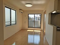 サンライズヒルVII 3階1LDKのリビング/ダイニング