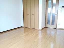 シンコ・コスモス 102 1階1Kのリビング/ダイニング