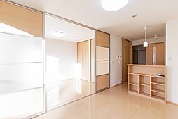 グレイス戸出 102 1階1LDKのリビング/ダイニング