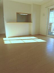 昴　Ａ 102 1階1LDKのリビング/ダイニング