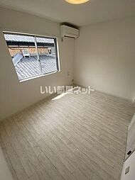 ルフトワン三葛 201 2階1Kのリビング/ダイニング