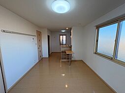 フルーレ 102 1階ワンルームのリビング/ダイニング