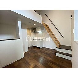 T&T 1階ワンルームのリビング/ダイニング