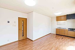 カーサ・メルベーユ 105 1階2LDKのリビング/ダイニング