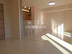 エミネンスIII 203 2階1LDKのリビング/ダイニング