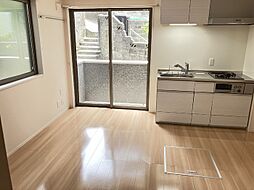 Ｋ・フィールド 102 1階ワンルームのリビング/ダイニング