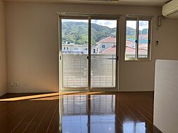 クレイン深堀 205 2階1LDKのリビング/ダイニング