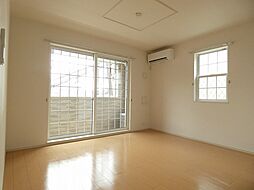 シェルト　ストーリアIII 101 1階1LDKのリビング/ダイニング