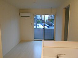 シャインアイリス　III 101 1階1LDKのリビング/ダイニング