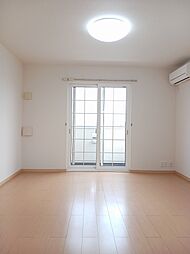 シャンドフルールIII 103 1階ワンルームのリビング/ダイニング