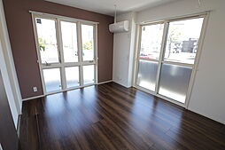 ルトリア 101 1階ワンルームのリビング/ダイニング