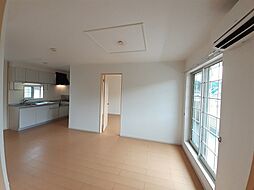 ハピネス 203 2階2LDKのリビング/ダイニング