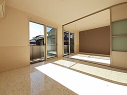 東武小泉線 西小泉駅 徒歩16分の賃貸アパート 1階2LDKのリビング/ダイニング