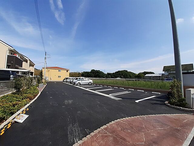 7 / 11